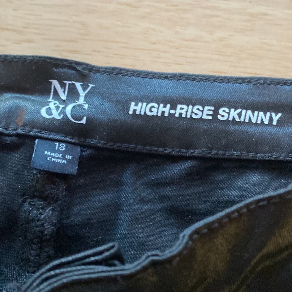 NY&CO tuxedo jeans - Picture 2 of 5